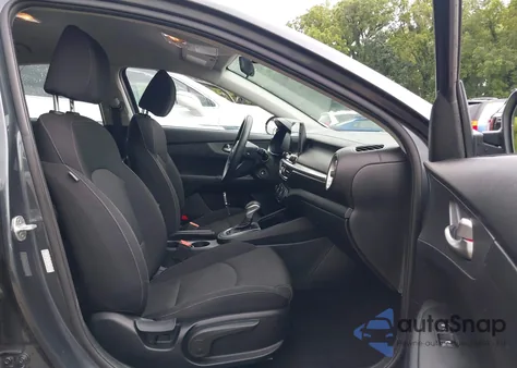 2021 Kia Forte Lxs z USA, uszkodzony, nr VIN 3KPF24AD9ME334148